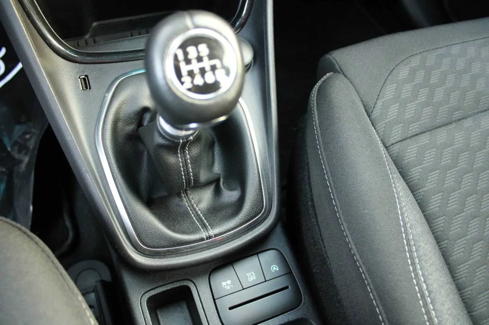 ford puma 1.0 ecoboost titanium *navigacija* - slika 9
