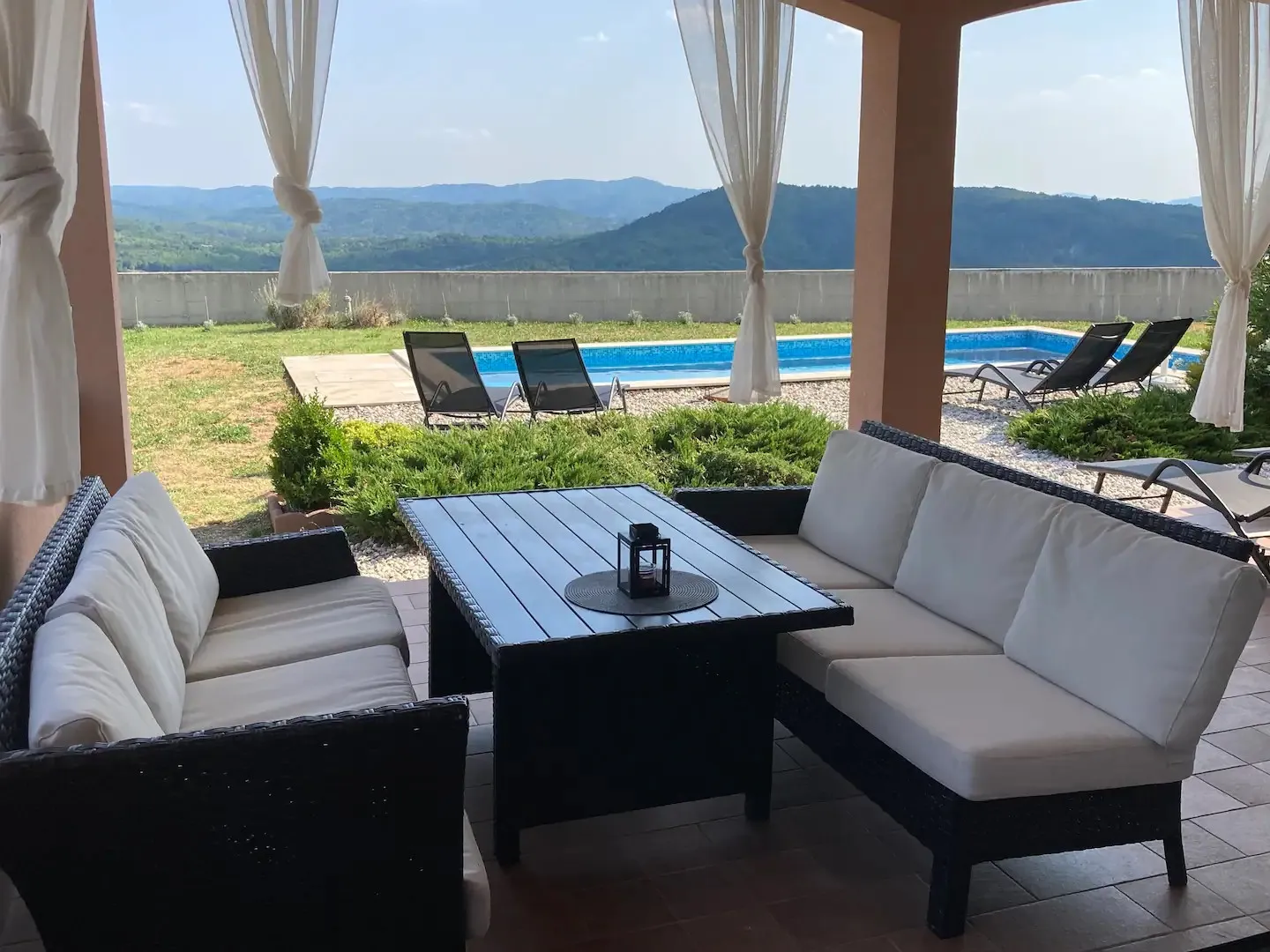 izuzetna priilika! roč, villa s bazenom, 180m2, 1000m2 okučnice - slika 15