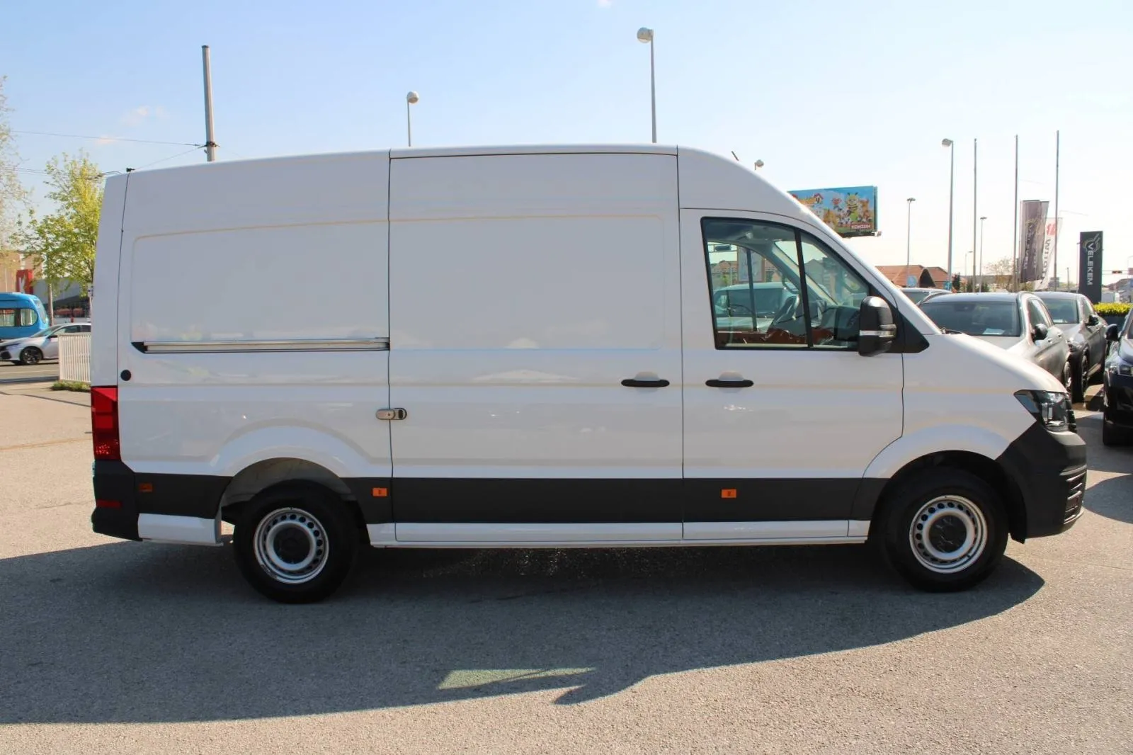 vw crafter 2.0 tdi l3h3 140ks *kamera*, 2024 god. - slika 4