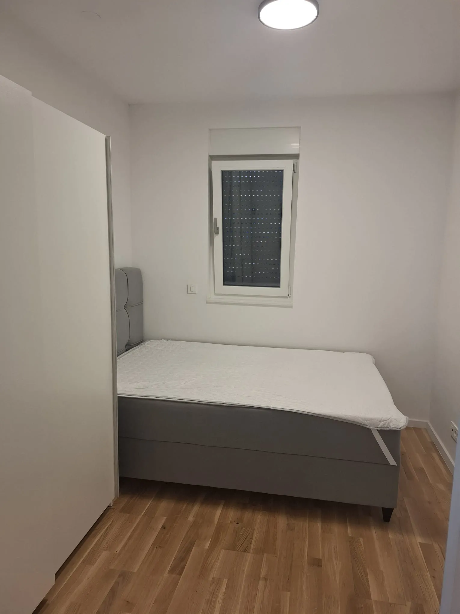 trosoban stan u novogradnji - slika 28