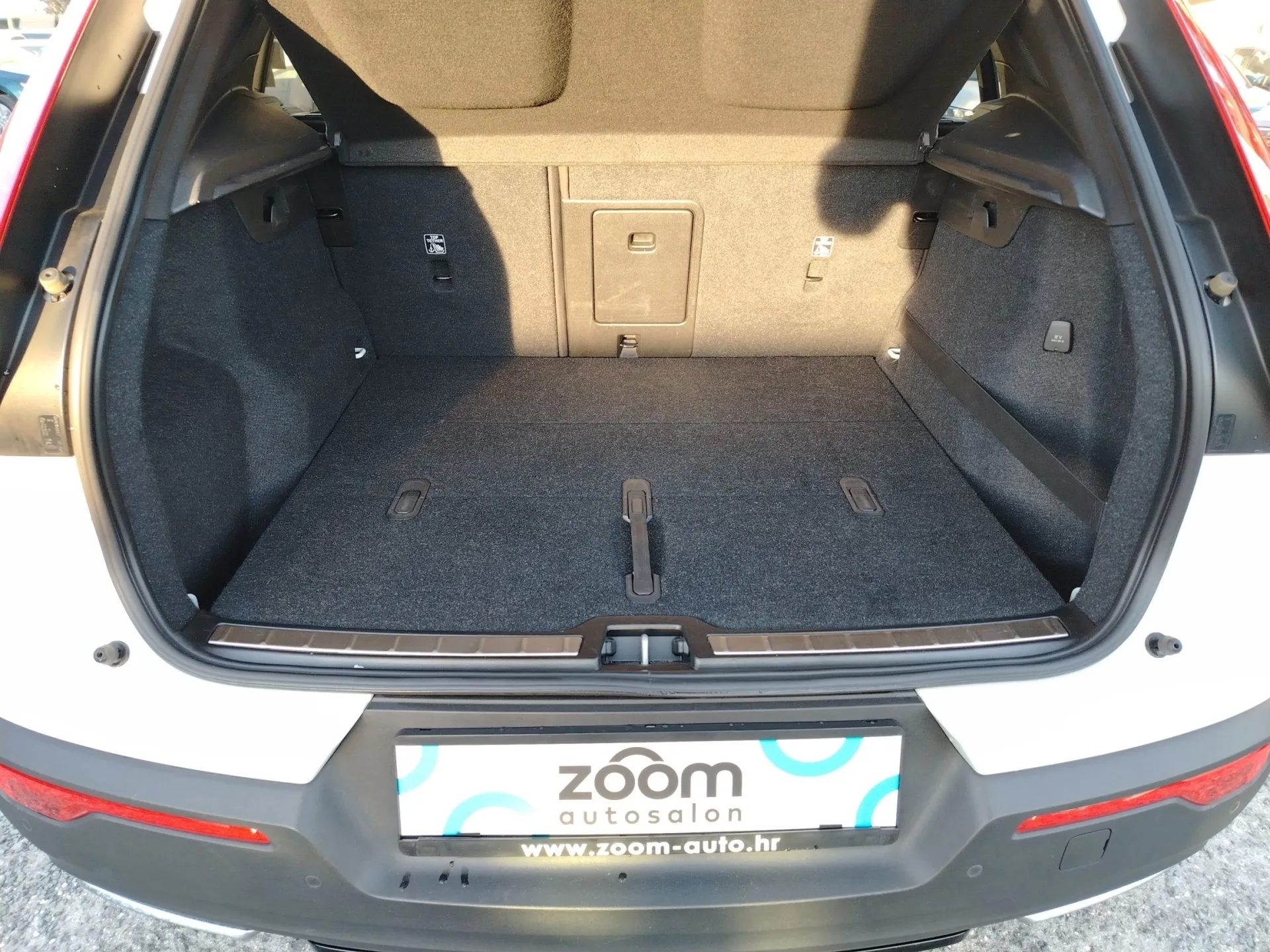 volvo xc40 d3 - slika 12