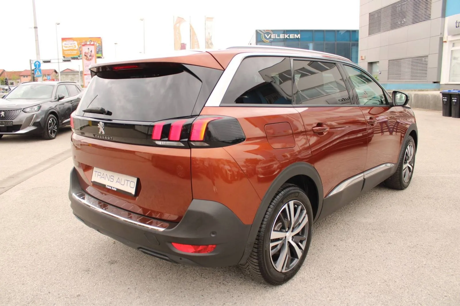 peugeot 5008 1.2 puretech automatik allure *7 sjedala, led, navigacija - slika 4