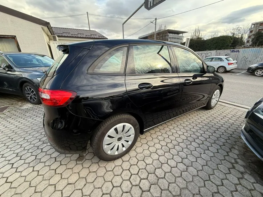 mercedes-benz b-klasa 160, parking kamera, radar, 4x garancije! - slika 10