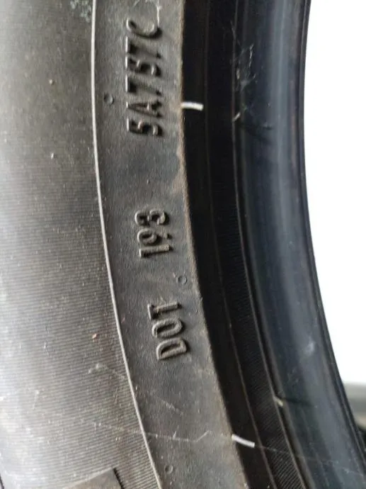 gume ljetne pirelli 255/45/19 4 kom. - slika 5