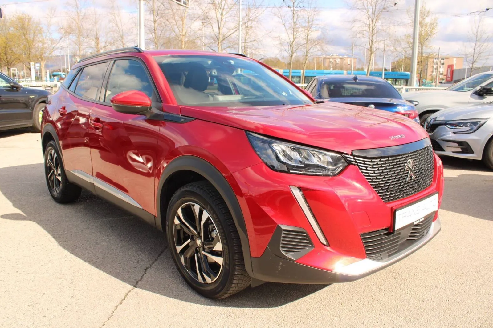 peugeot 2008 1.2 puretech allure automatik - slika 3