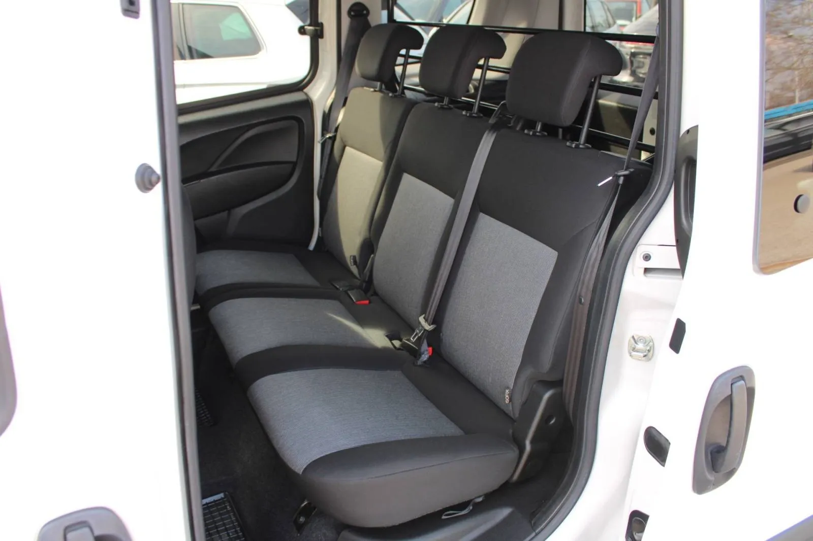 fiat doblo 1.6 mjt n1 - 5 sjedala, 2019 god. - slika 10