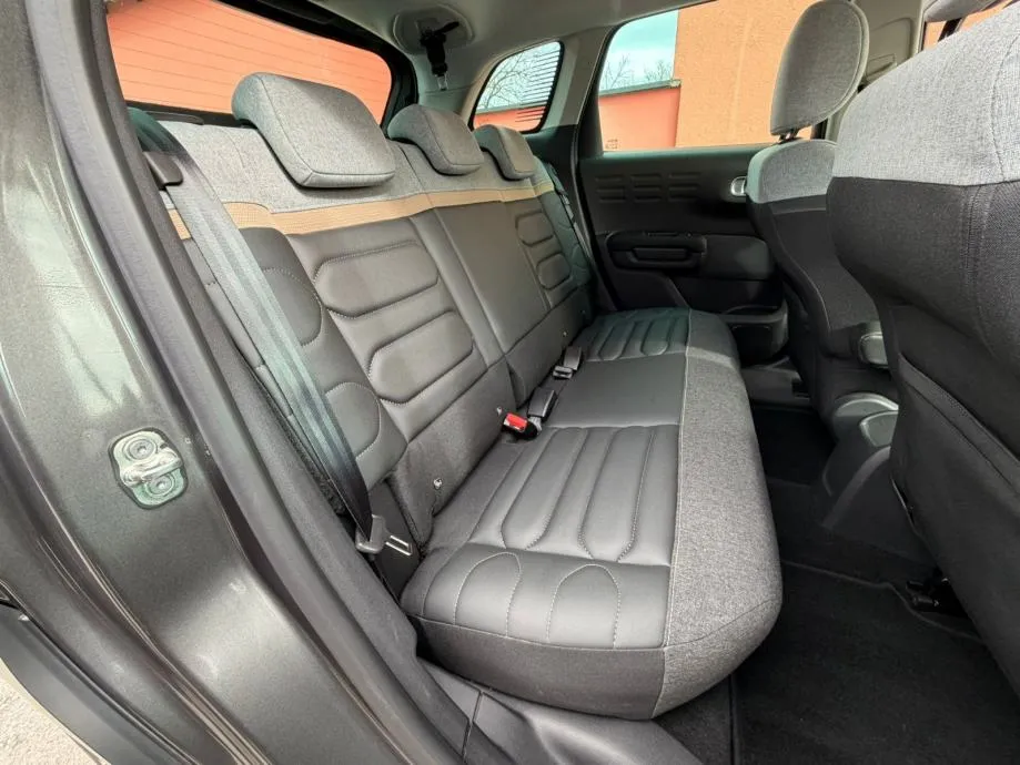 citroën c3 aircross 1.2•2021.g.•navi•senzori•leasing• - slika 16