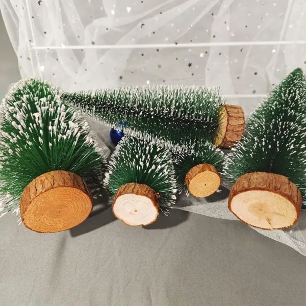 (10 kom) stolno božićno drvce - pine - slika 6