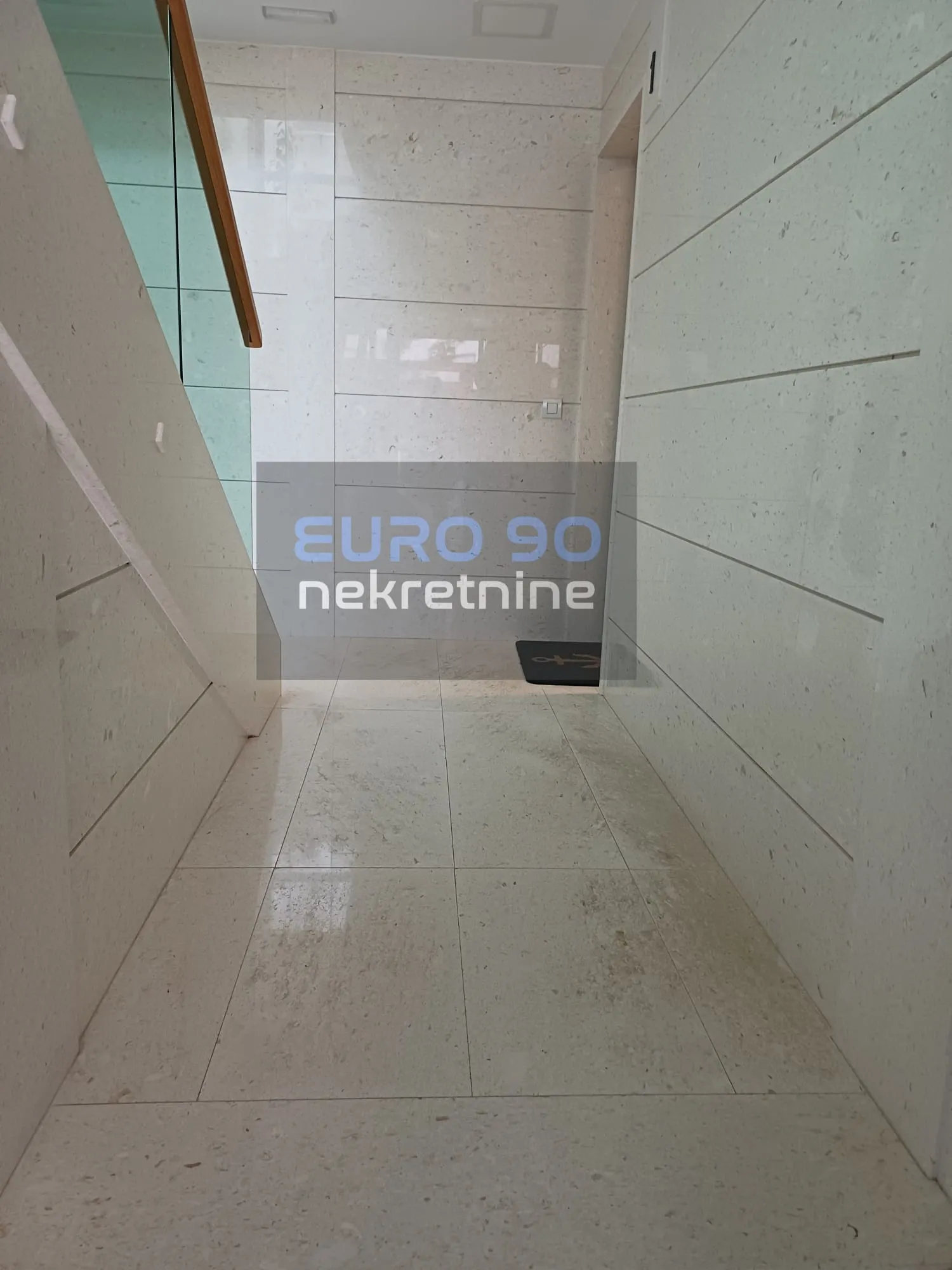 zadar-mocire/borik- namješten trosoban stan, dva parkirna mjesta !!! - slika 18