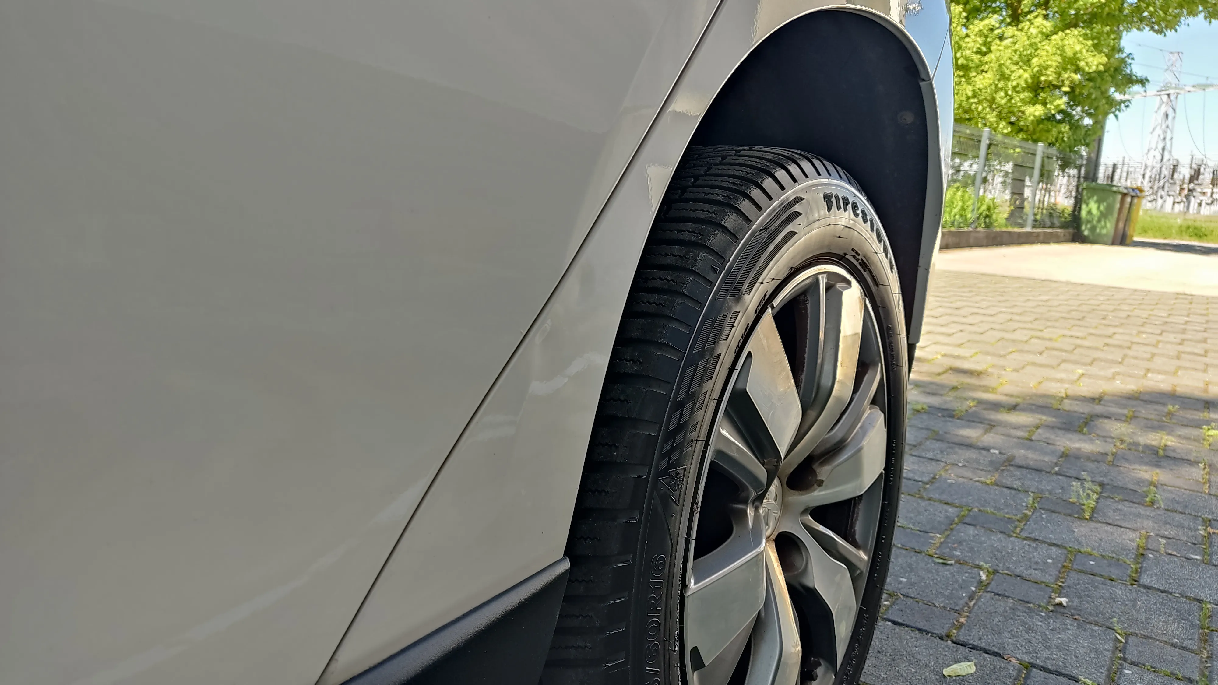 peugeot 2008 1,2 allure - slika 16