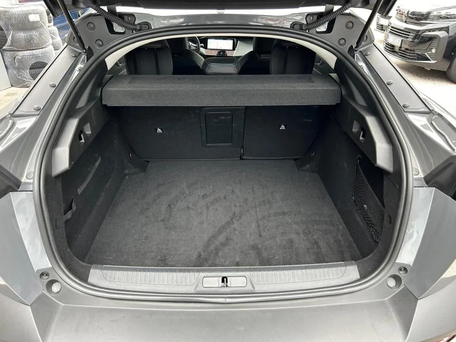 peugeot 408 hybrid 145 e-dcs6 - 2025. - 14.000 km - reg. 1 god! - slika 21