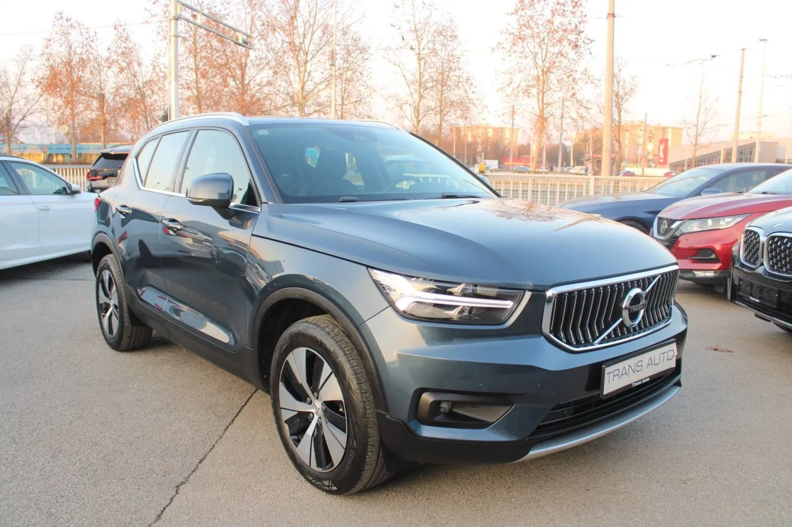 volvo xc40 t5 plug-in hybrid automatik *led, navigacija, kamera* - slika 5
