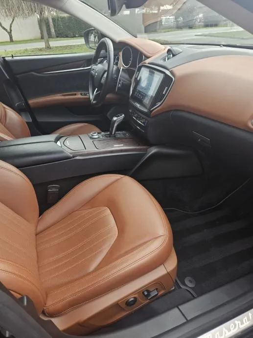 maserati ghibli sq4 3.0 v6 gran lusso - slika 13