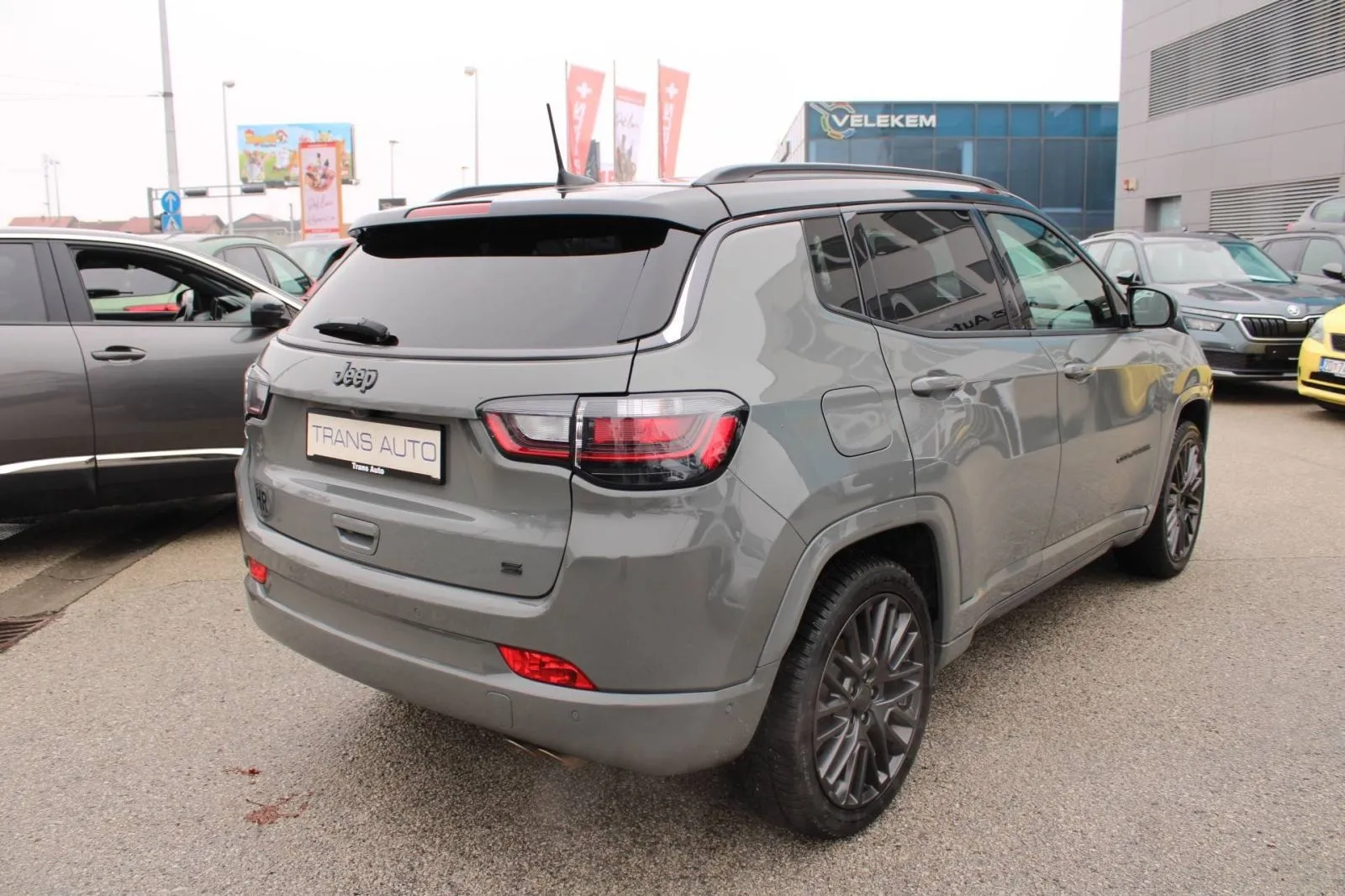 jeep compass 1.3 t4 s automatik *led,navigacija,kamera* - slika 5