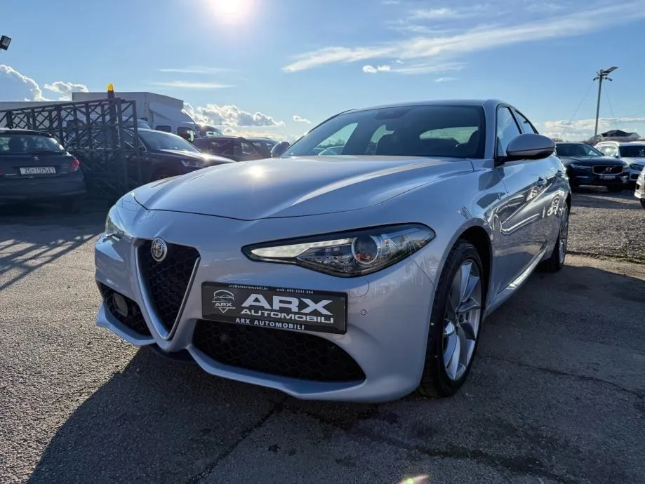 alfa giulia 2.2d automatik ti q4 210ks velika navi°kamera°koža°leasing - slika 3