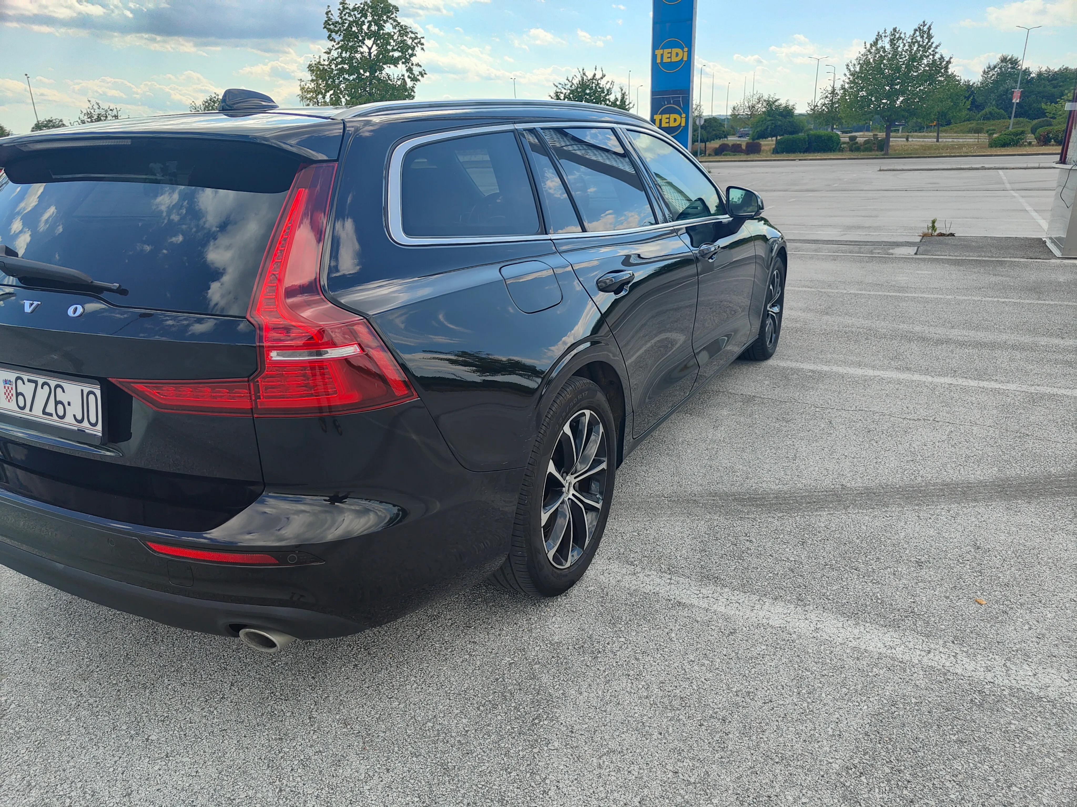 volvo v60 d3 (150 ks), 2019. harman kardon - slika 14