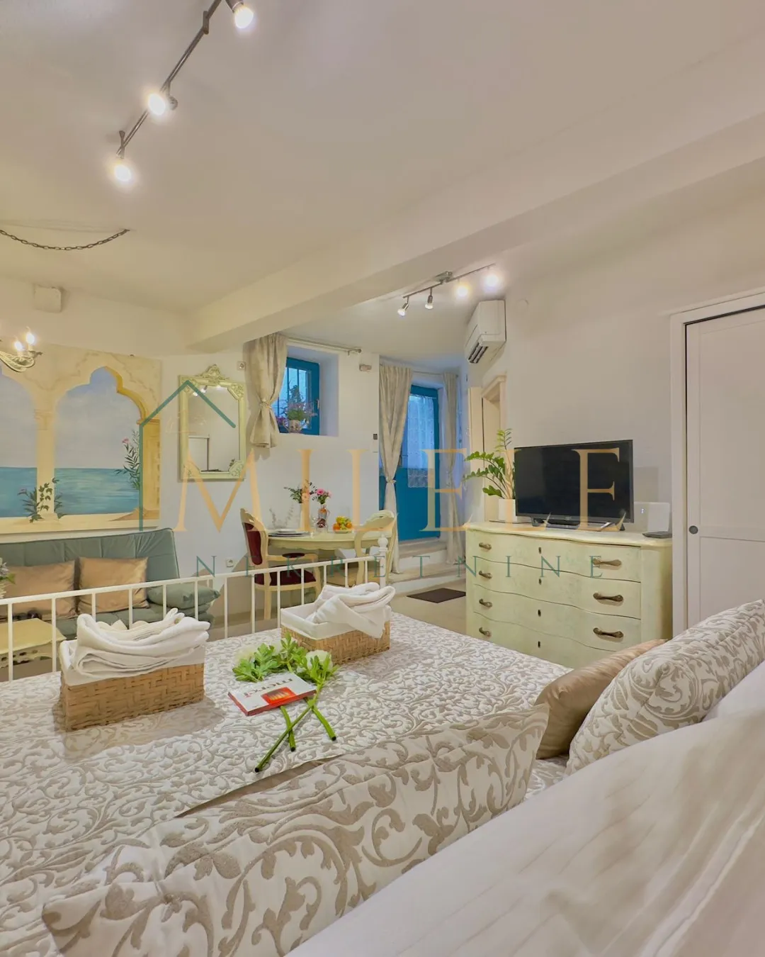 apartman u samom centru rovinja - slika 3