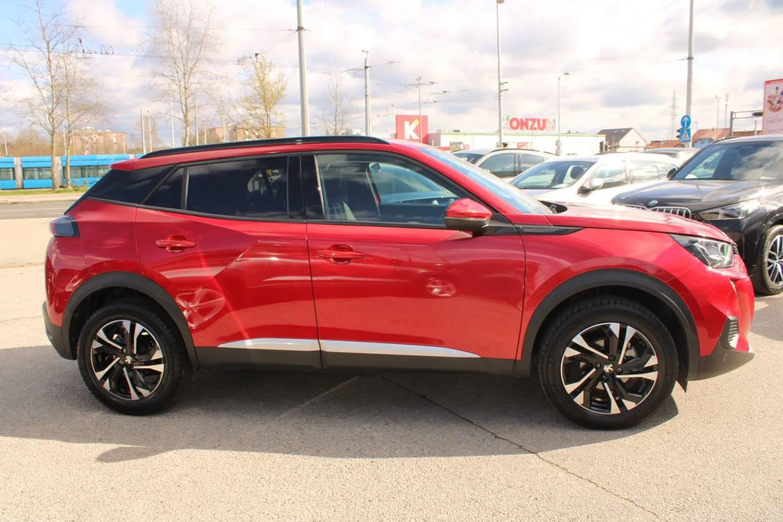 peugeot 2008 1.2 puretech allure automatik - slika 4