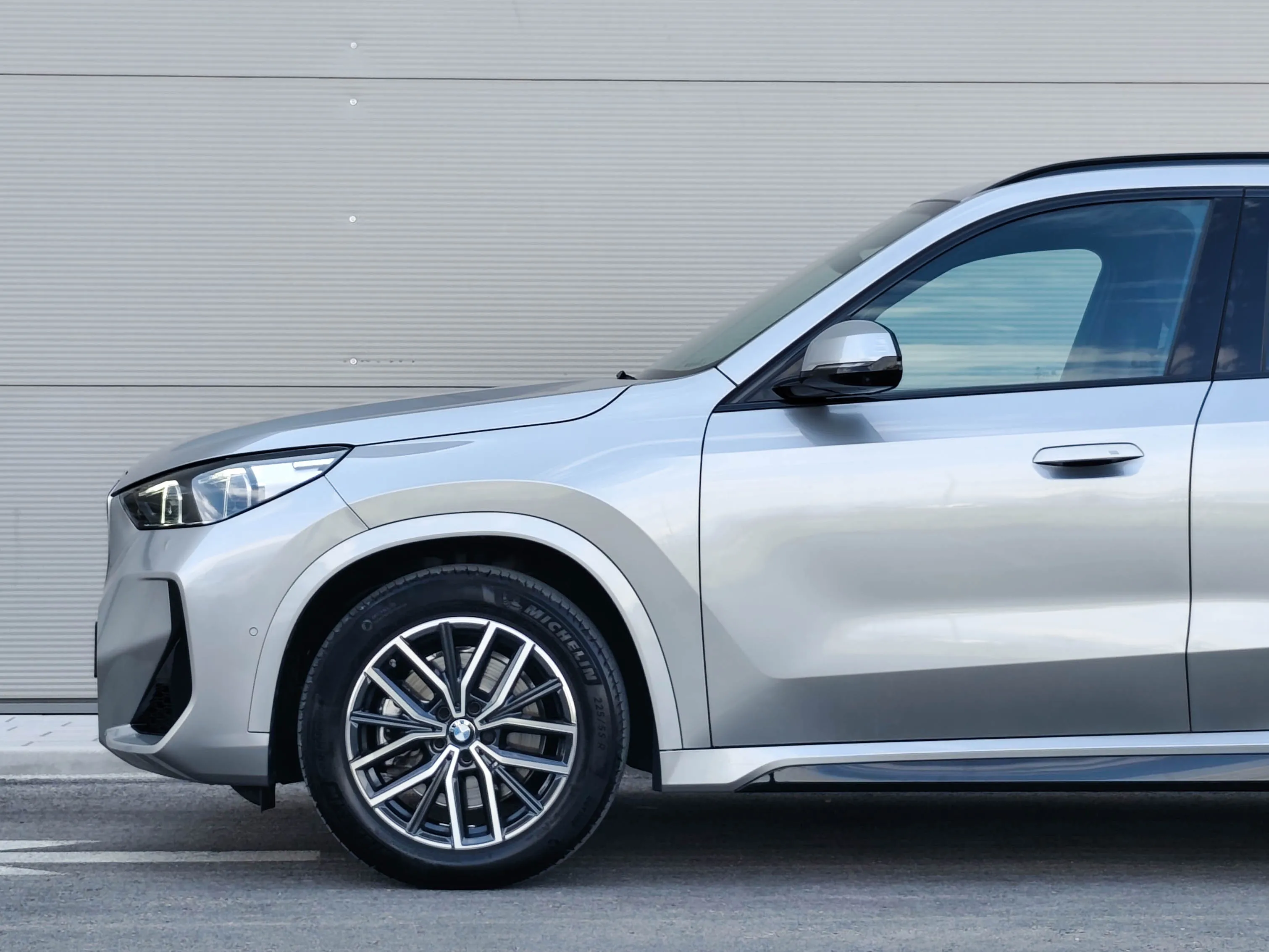 bmw x1 xdrive23i m paket |head up |kuka |18''alu |driving assist pro - slika 5