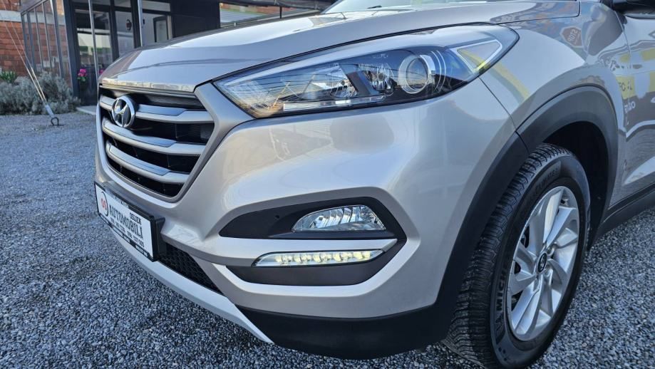 hyundai tucson 1.7 crdi,automatic,led,navigacija,kamera,pdc,alu,klima, - slika 3