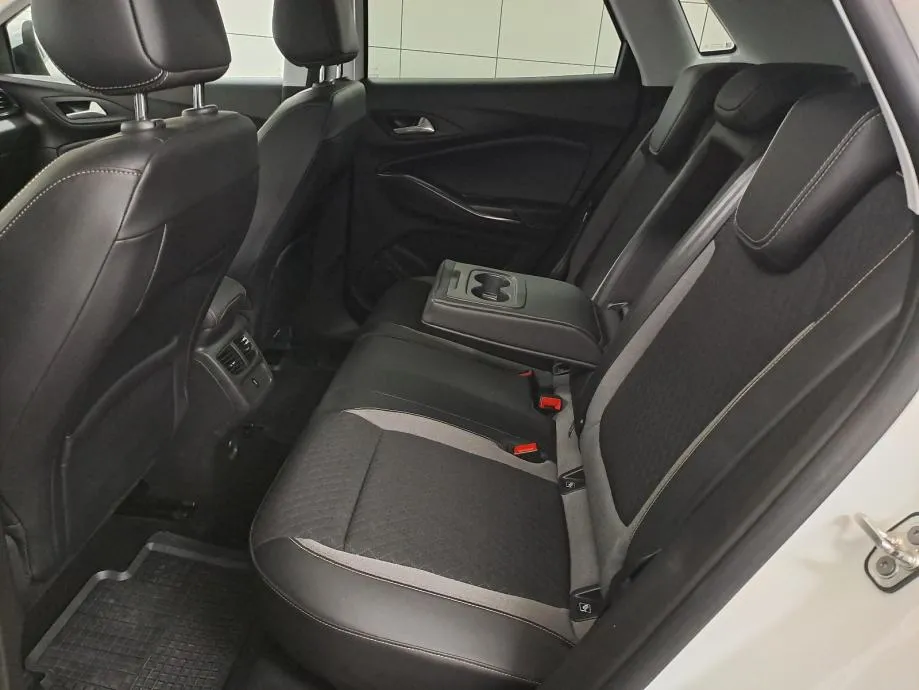 opel grandland 1.2 turbo*jamstvo*i.vlasnik,navi,led,novi zupčasti .. - slika 16