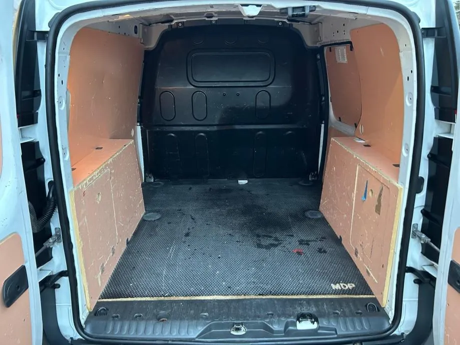 renault kangoo 1.5 dci - 2021 - 135.000km - klima - servisna - slika 7