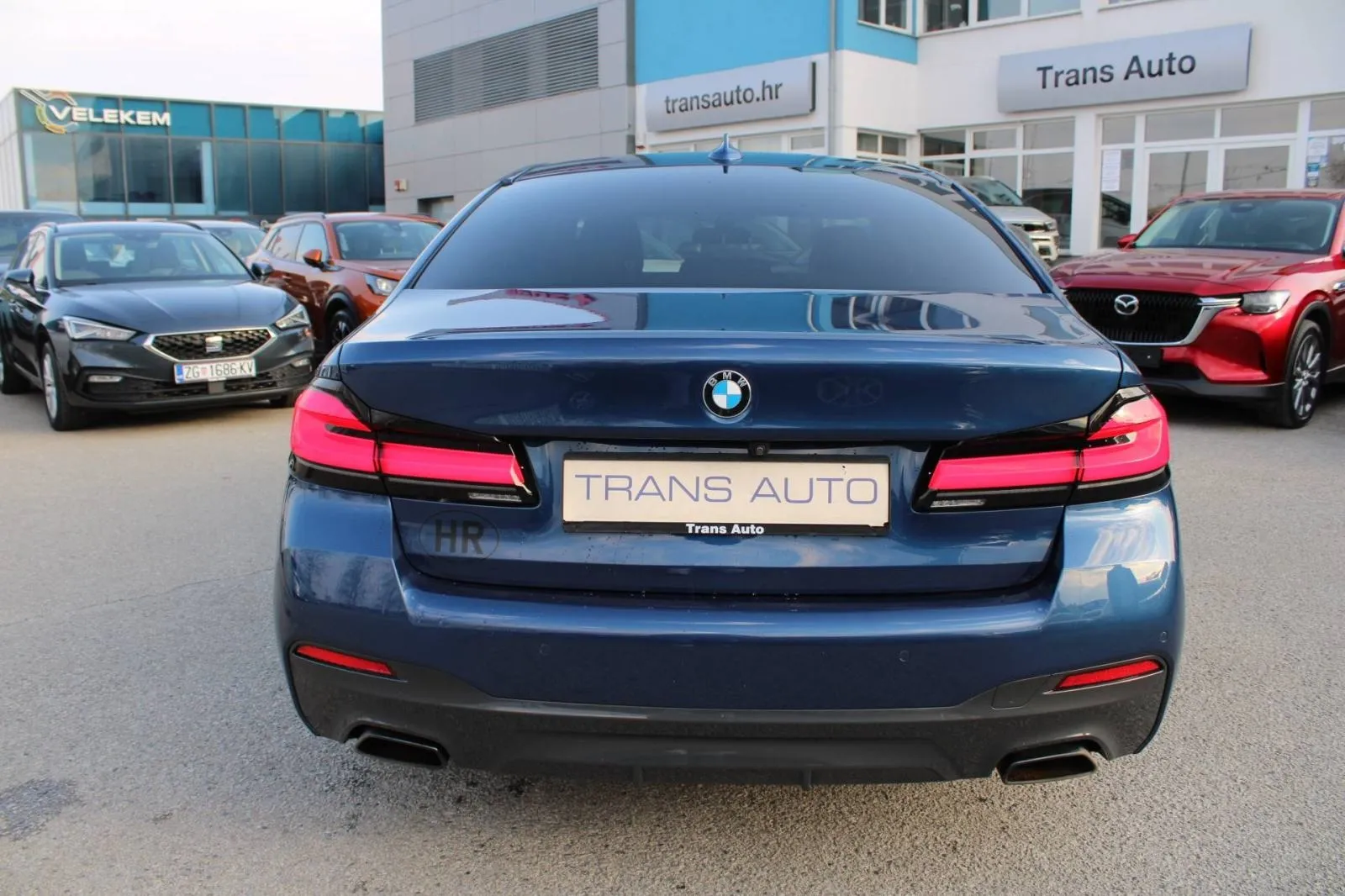 bmw serija 5 530 xdrive m-paket *led, navigacija, kamera* - slika 6