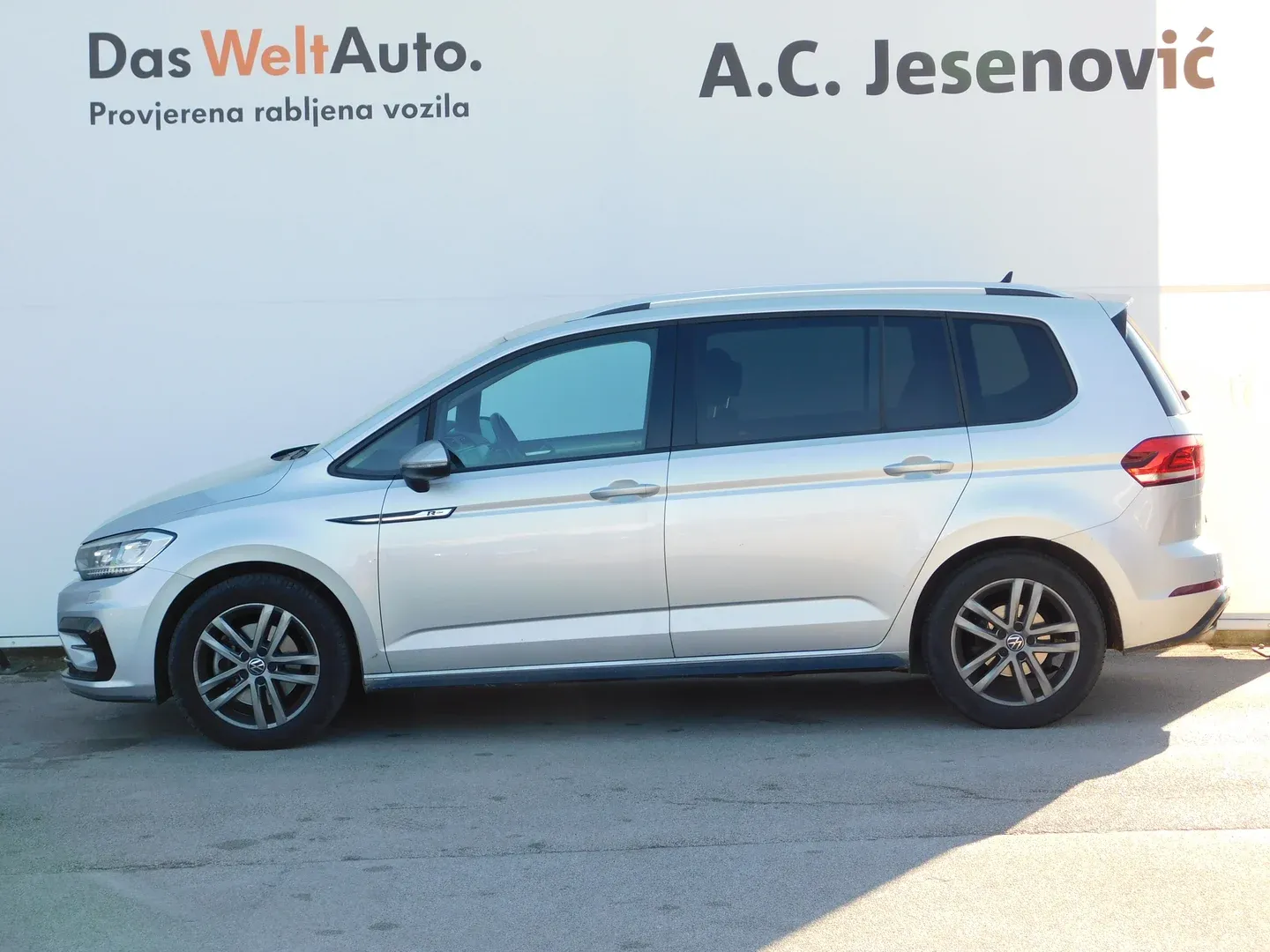 10135 volkswagen touran 2.0 tdi dsg r-line - slika 6