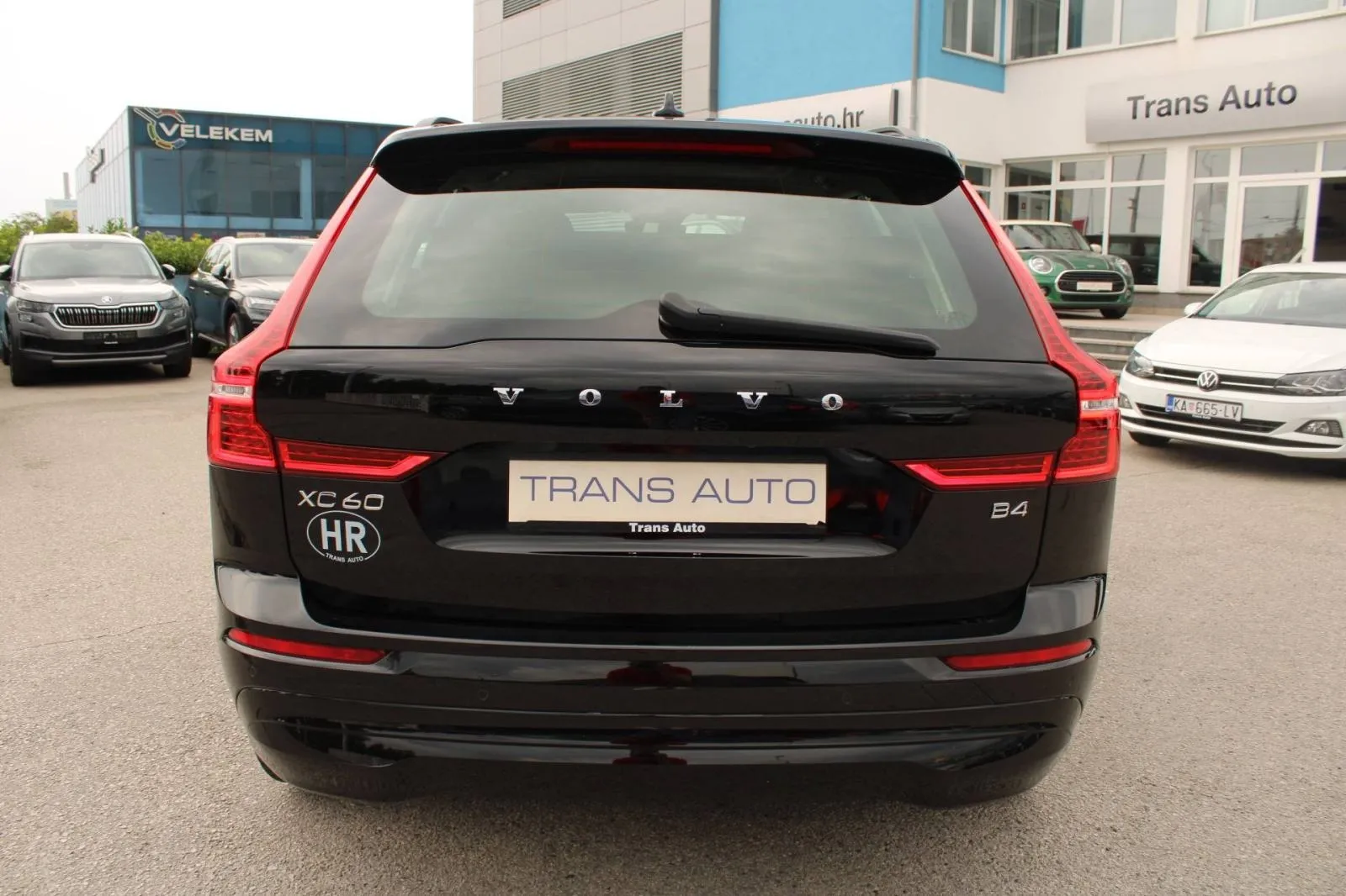 volvo xc60 b4 2.0d automatik *led, navigacija, kamera* - slika 6