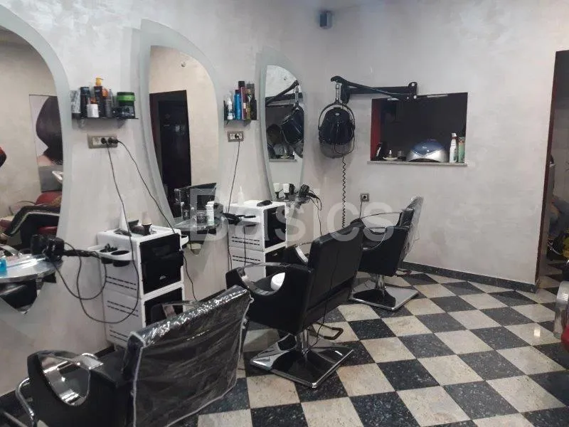 avenija dubrava-dvorišni lokal, opremljen za frizerski salon, 30 m2 (iznajmljivanje) - slika 1