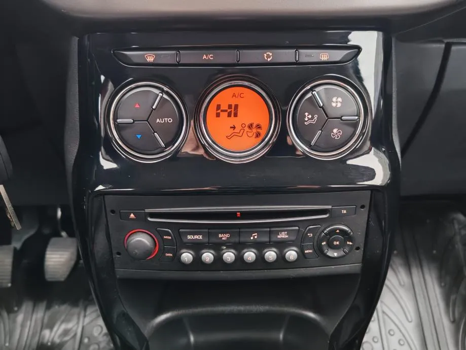 citroën c3 1,2 . 2016 god 80000 km, kartice do 36 rata - slika 15