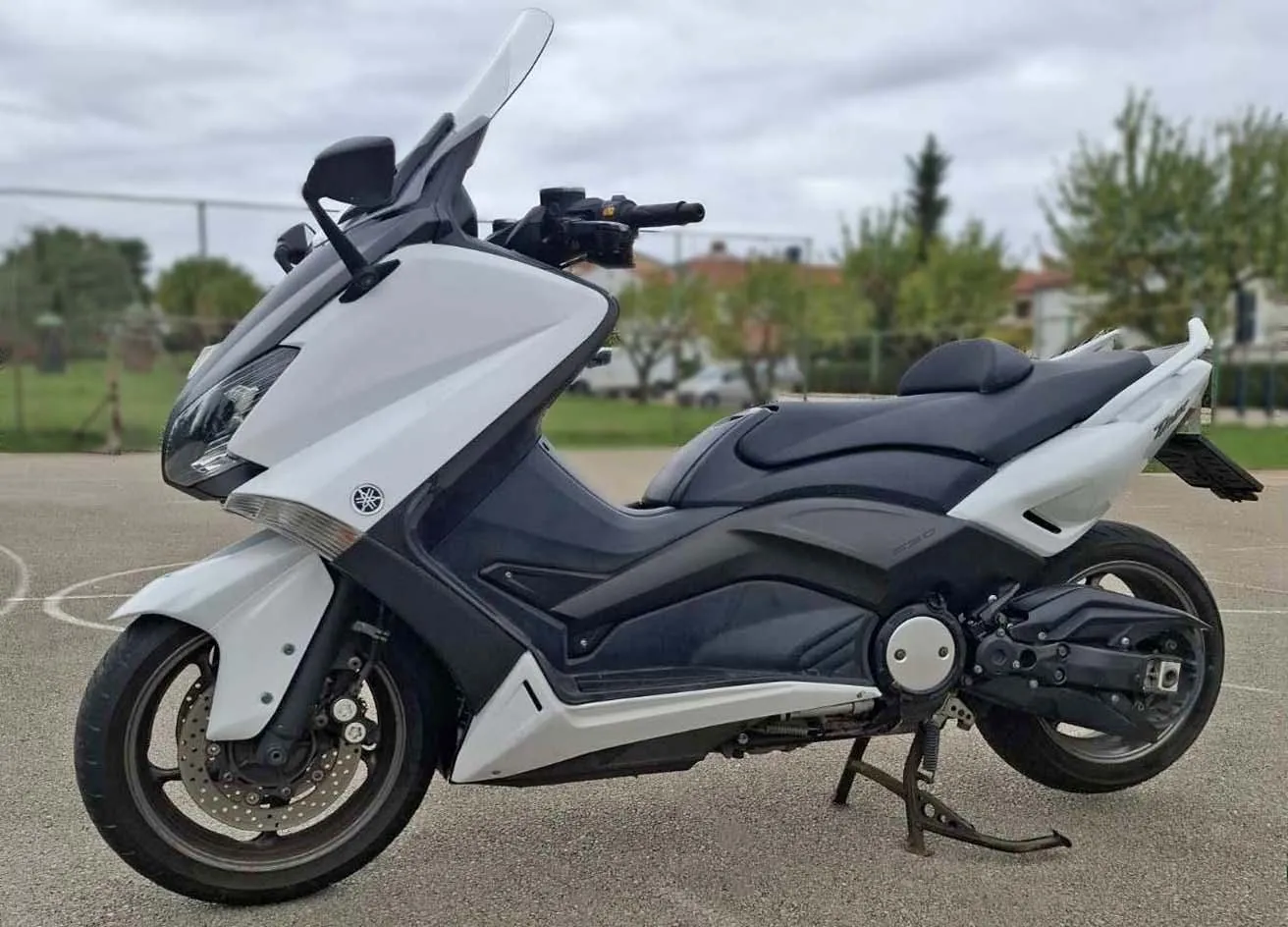 prodajem tmax 500 530cm3 - slika 3