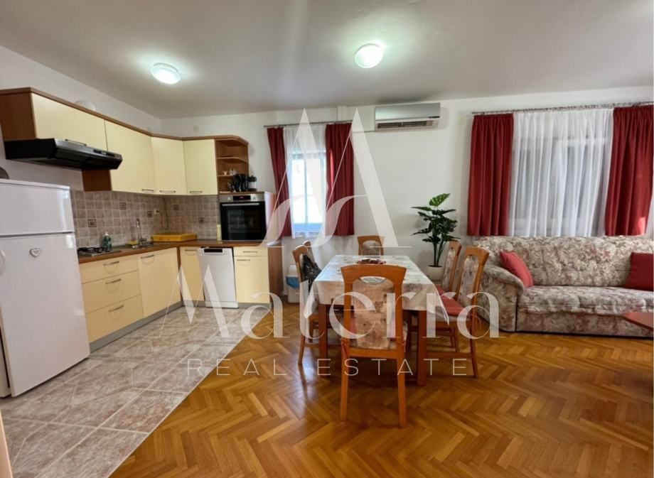 murter, 2-soban stan - 80,05m2 sa terasom, parking, 40om od centra - slika 12