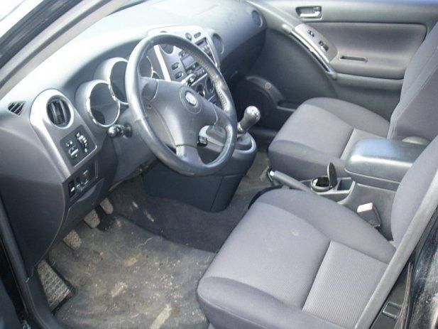 toyota matrix xrs za dijelove - slika 2