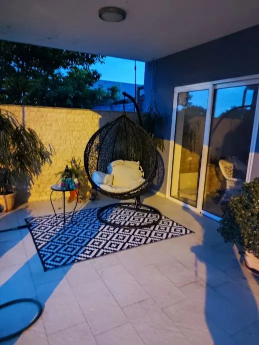 kuća: stambeno poslovna katnica, bilje, 330.00 m2 - slika 7