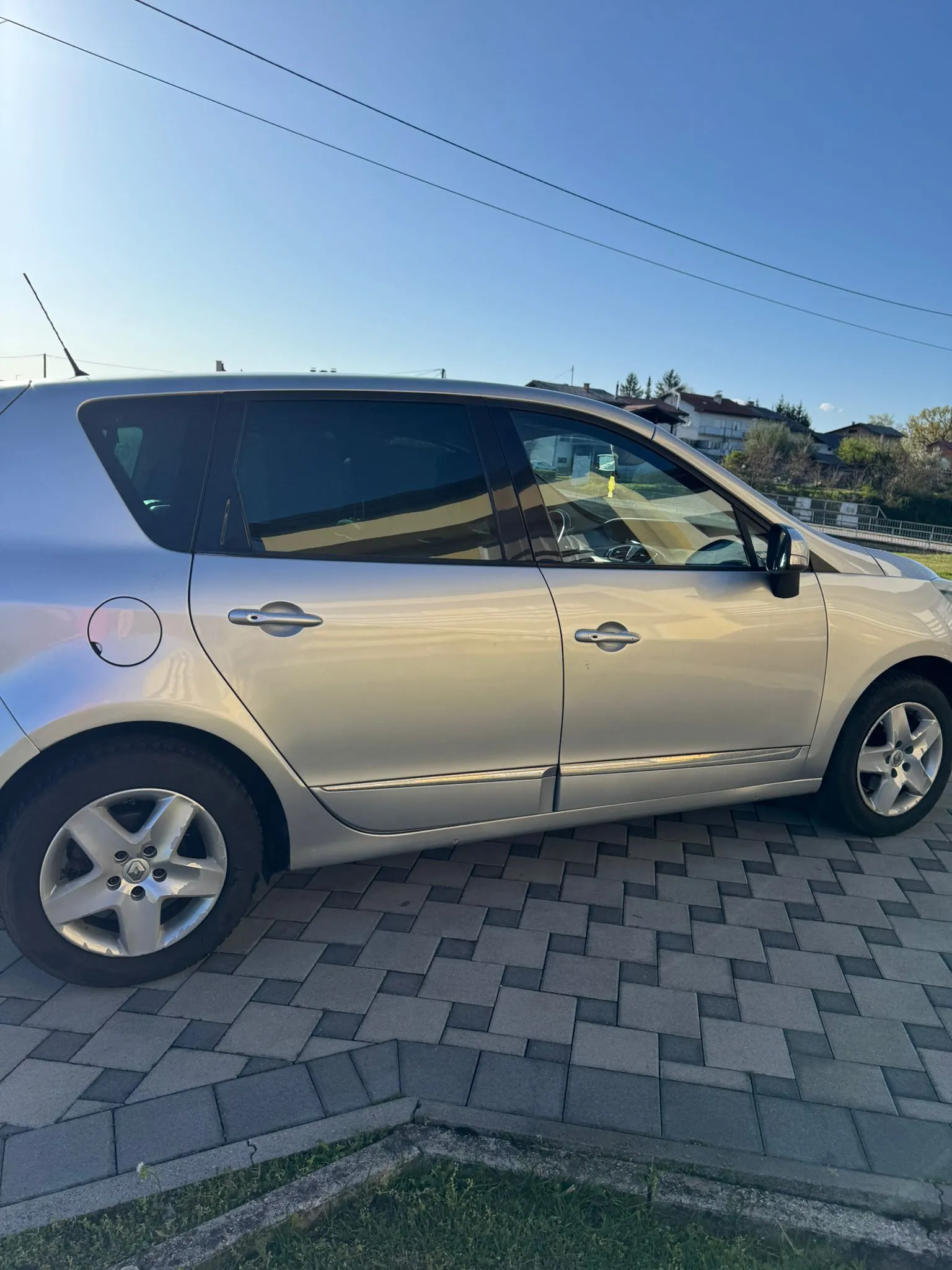 renault scenic 1.5 dci - slika 8