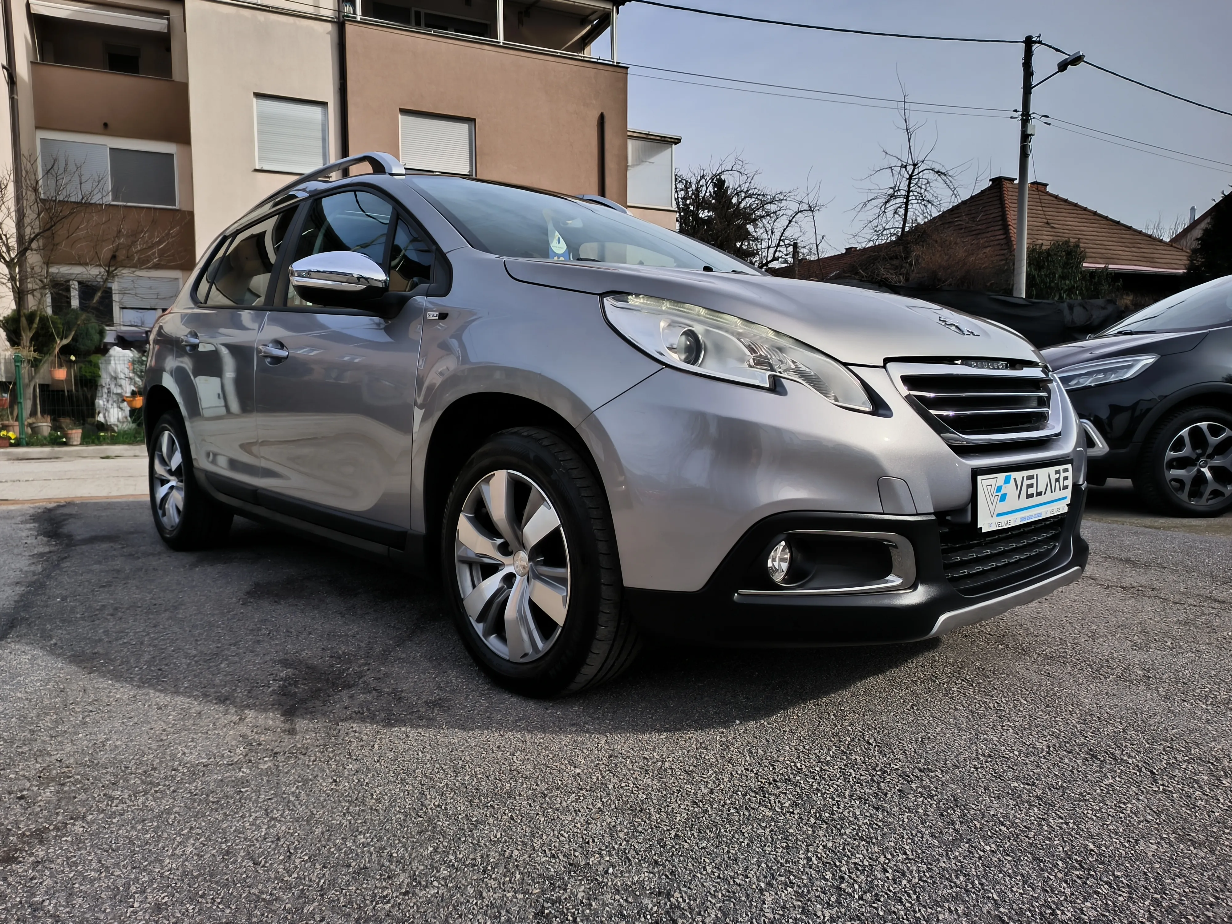 peugeot 2008 1,6 e-hdi style, v. servis, servisna, jamstvo, reg. 1 god - slika 3
