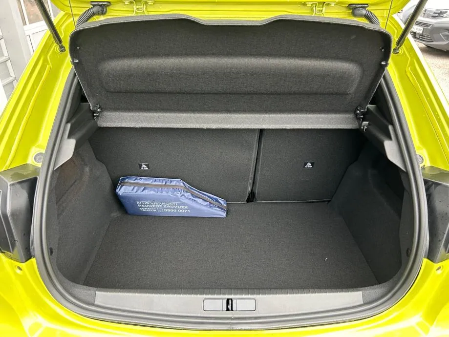 peugeot 208 allure hybrid 110 e-dcs6 - slika 21