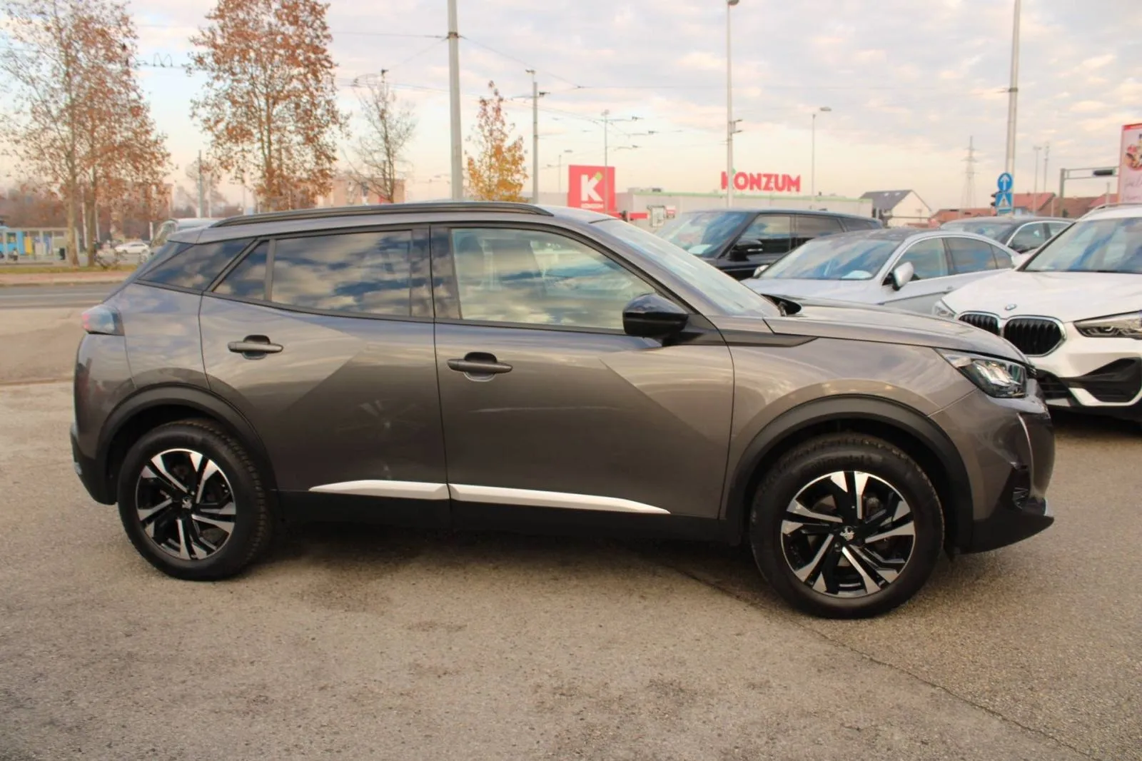 peugeot 2008 1.2 puretech automatik allure *led, navigacija* - slika 4