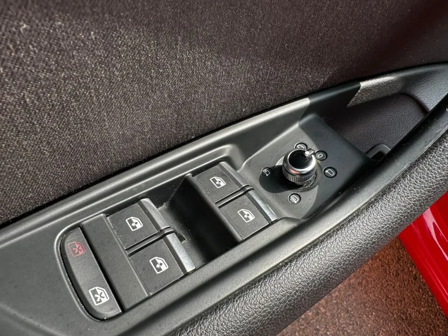 audi a4 2.0 tdi•110kw•navi•senzori•leasing• - slika 9