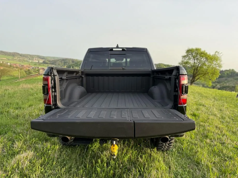 dodge ram 1500 5.7 hemi e-torque laramie - slika 10