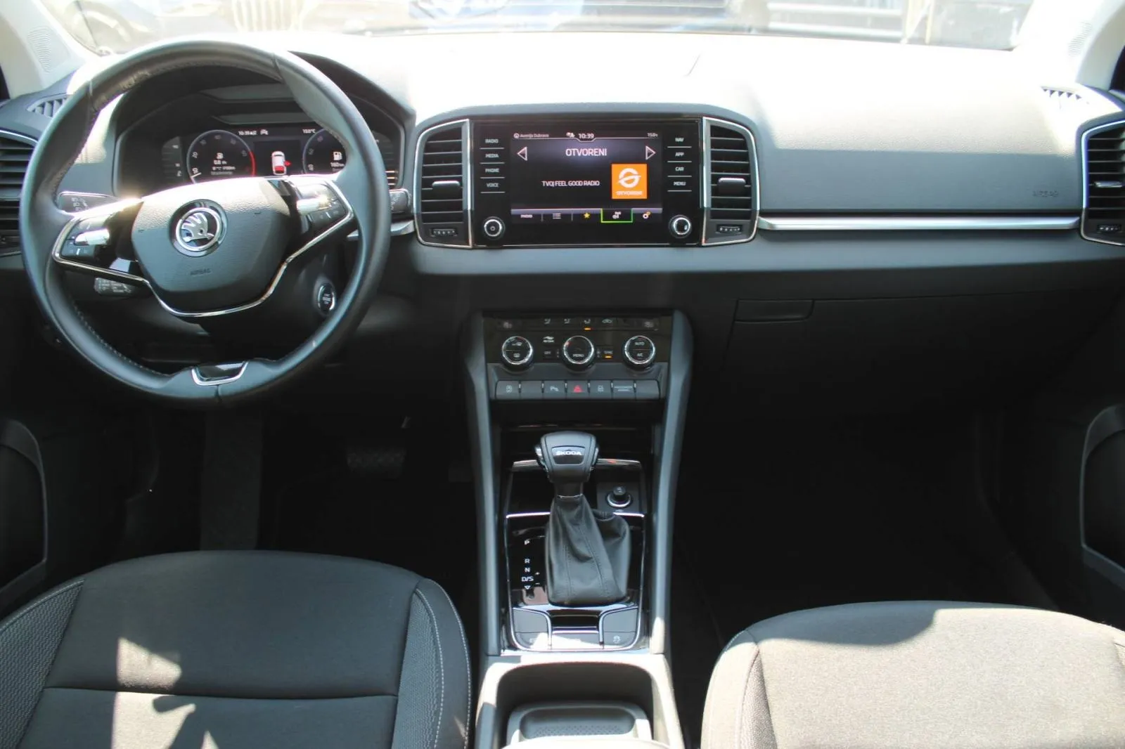 škoda karoq 1.5 tsi dsg *led, navigacija, kamera* - slika 11