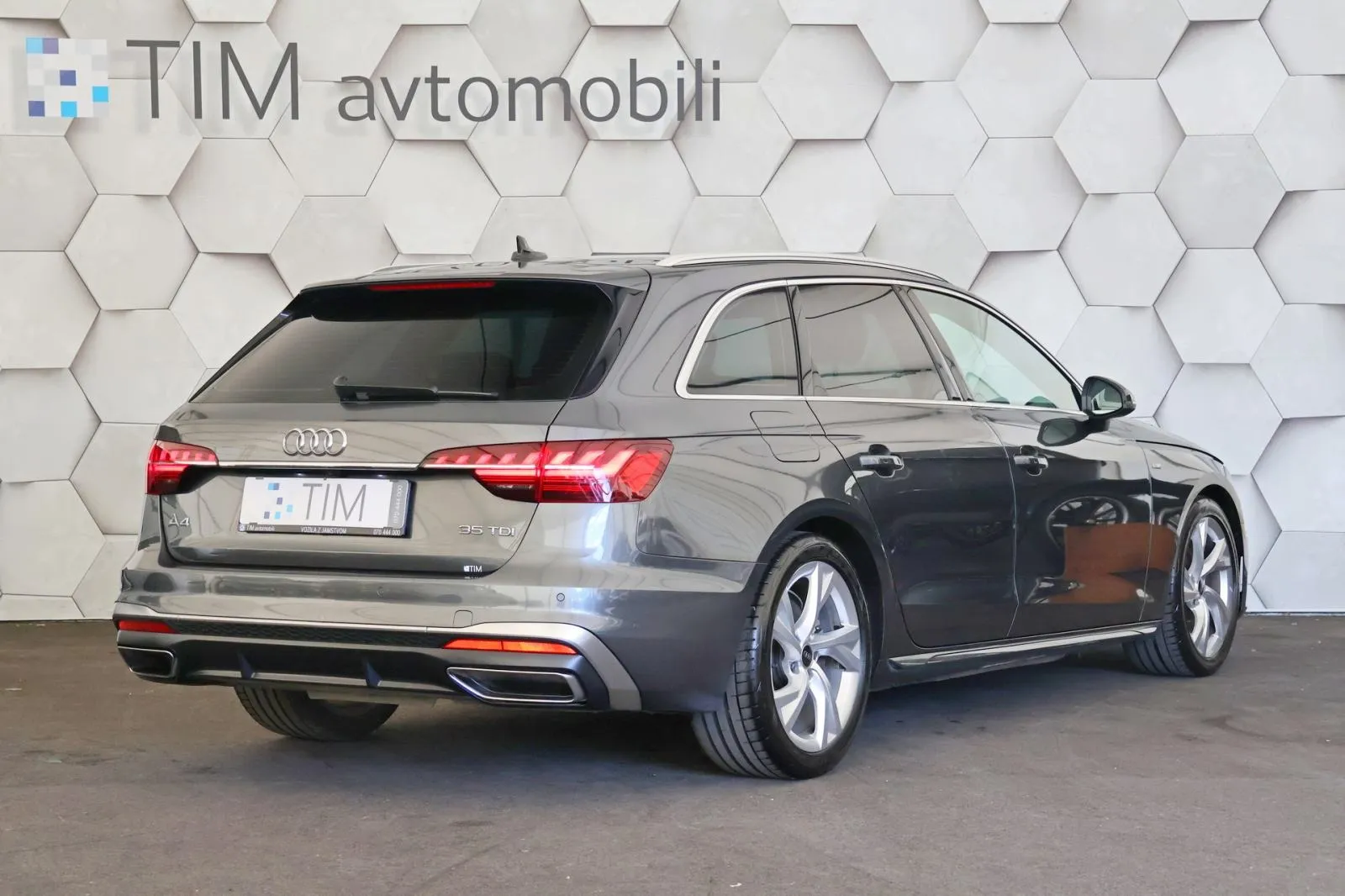 audi a4 avant 35tdi s-tronic s-line full led virtual dab kamera - slika 3