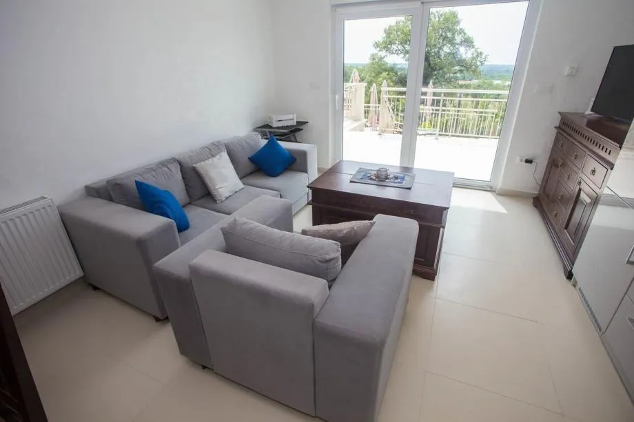 poreč-vila sa tri apartmana i panoramskim pogledom na more (prodaja) - slika 7