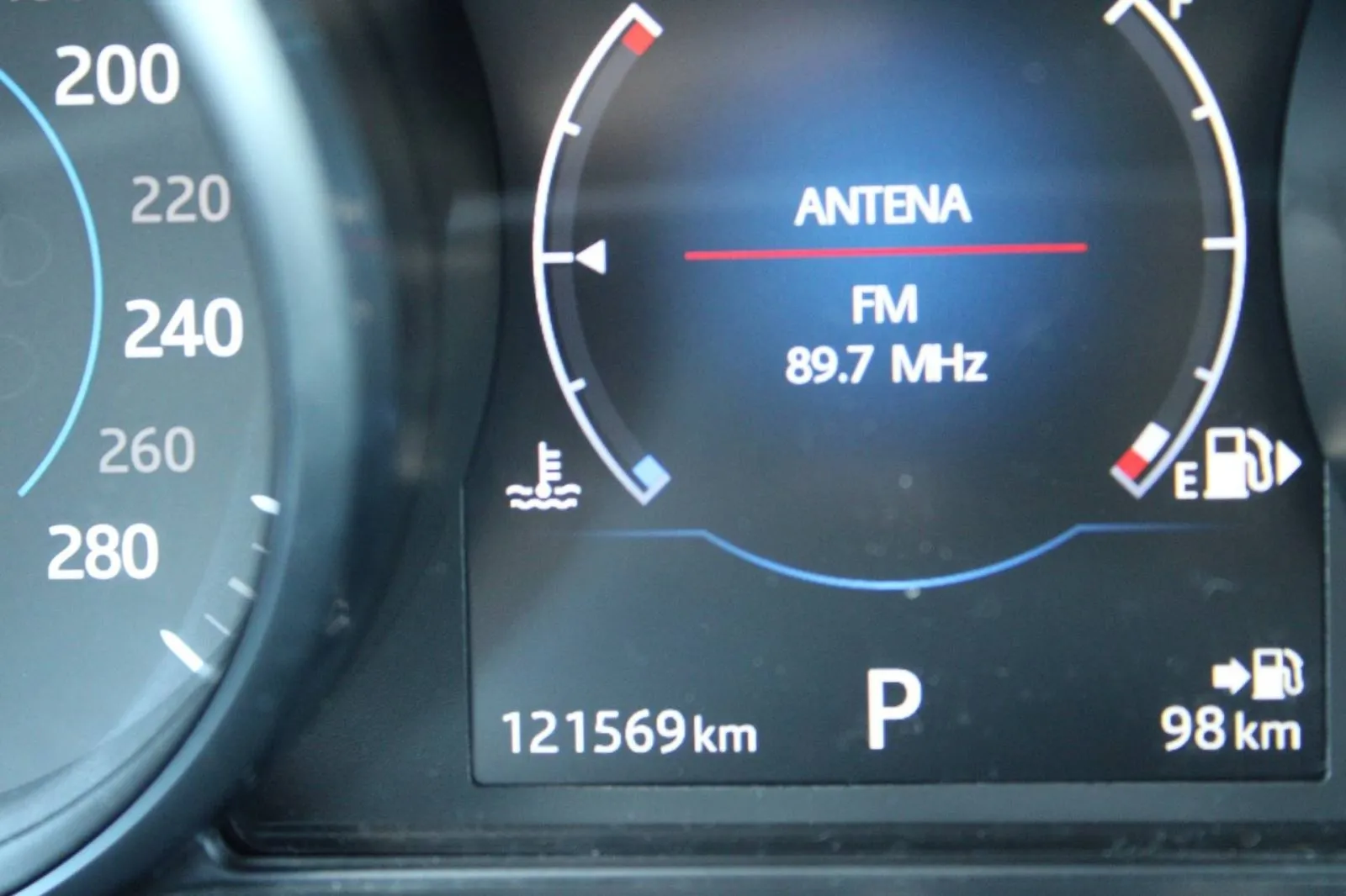 jaguar xe 2.0d awd automatik - slika 17