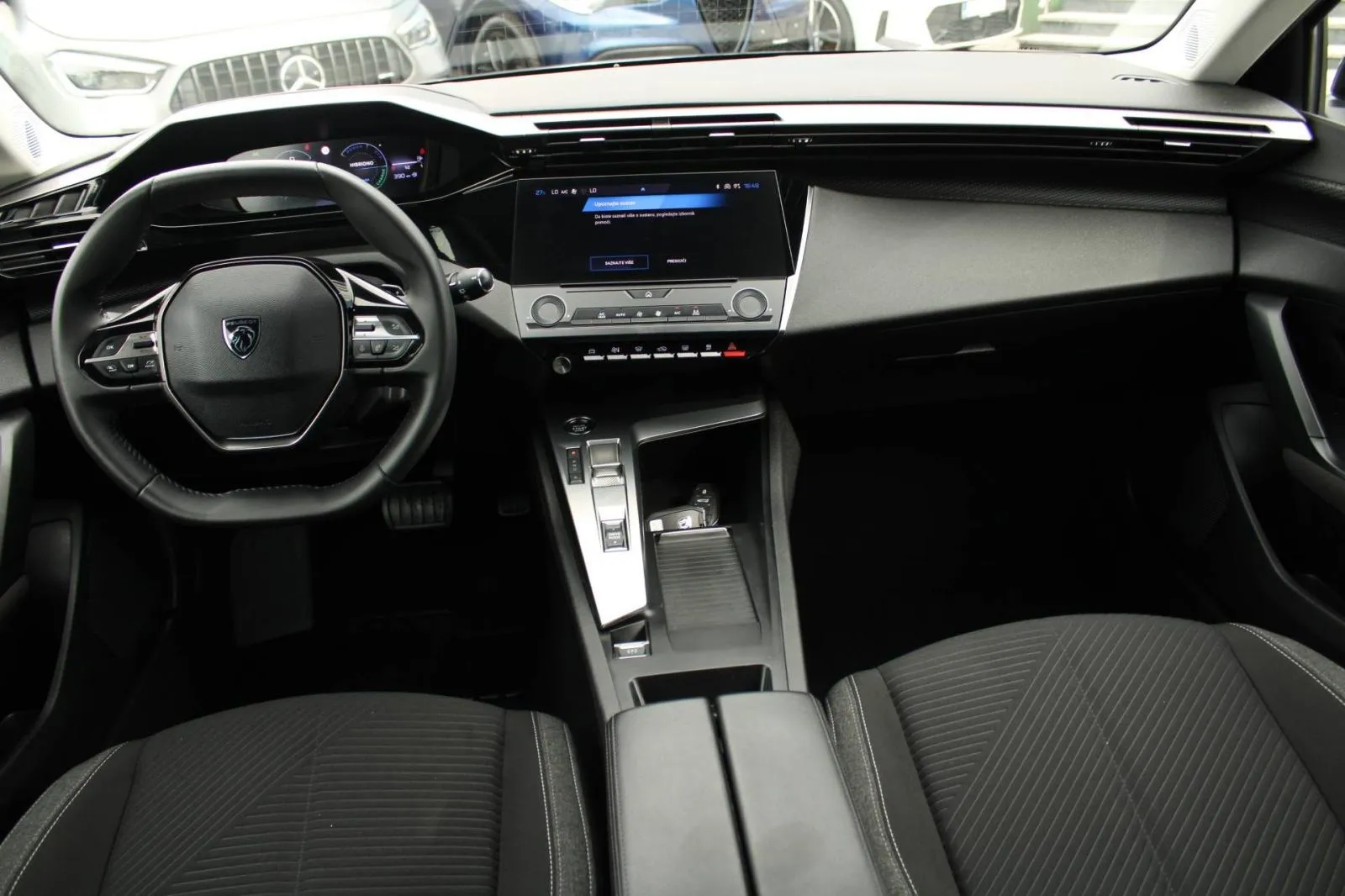 peugeot 308 1.6 plug-in hybrid 180 automatik *led, navigacija* - slika 13