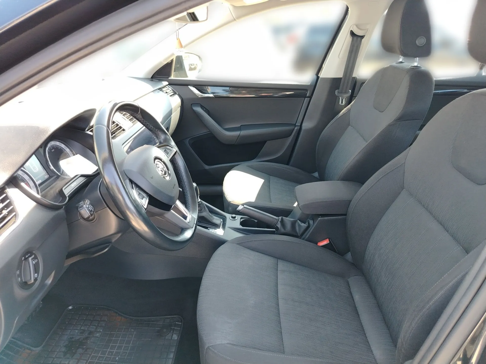 škoda octavia 1.6 tdi dsg - slika 7