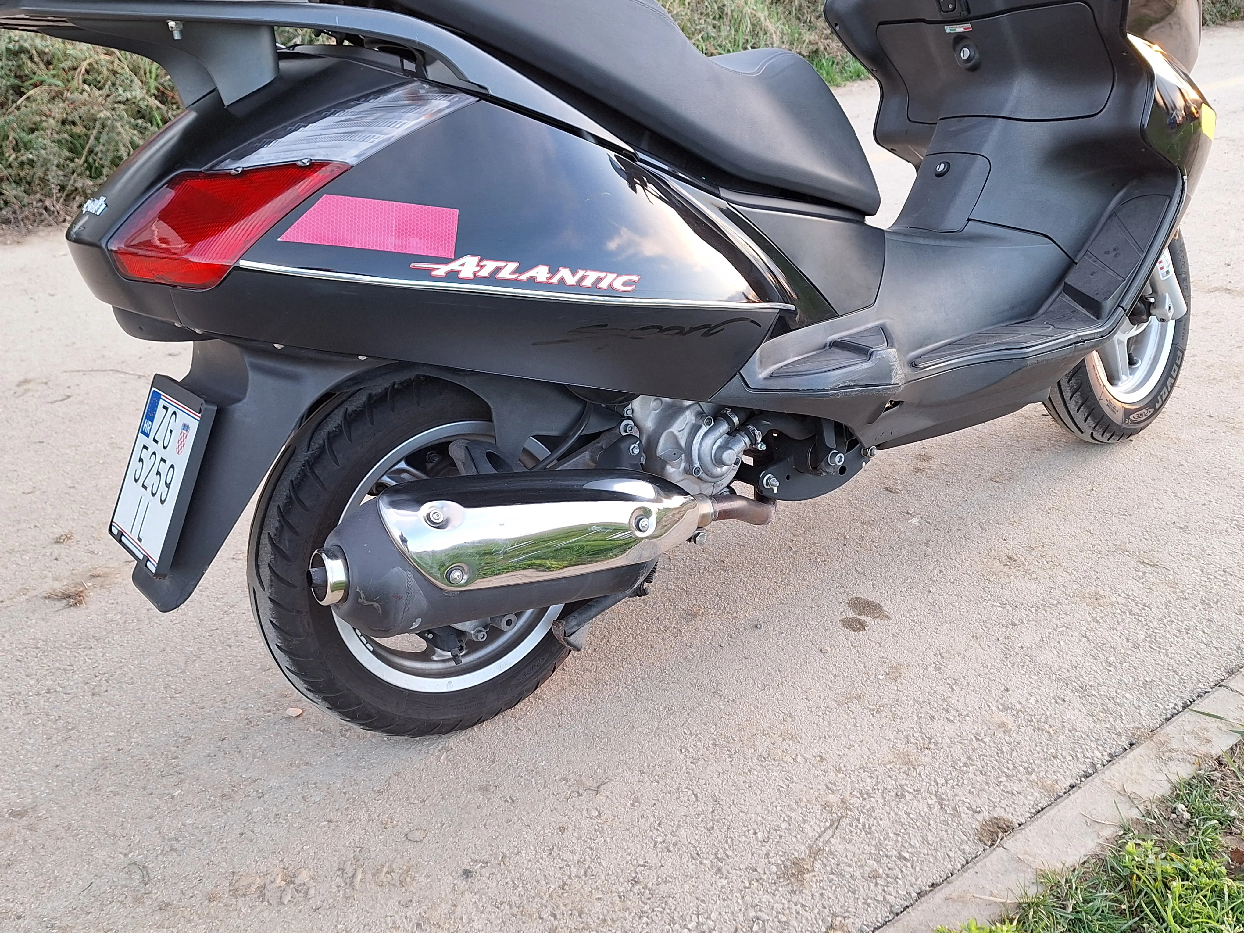aprilia atlantic 300 sport 2014. g. - slika 11
