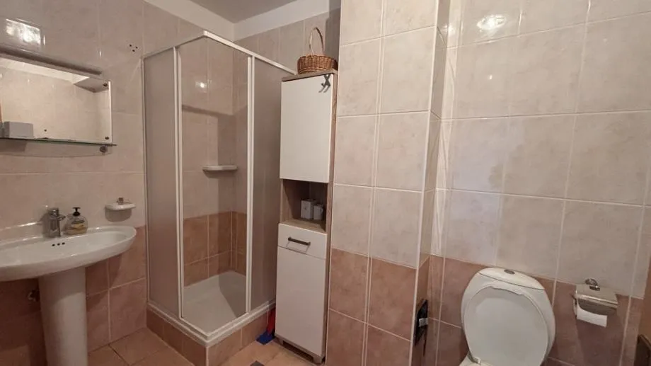 rijetka prilika, apartman u 1. redu do mora - slika 15