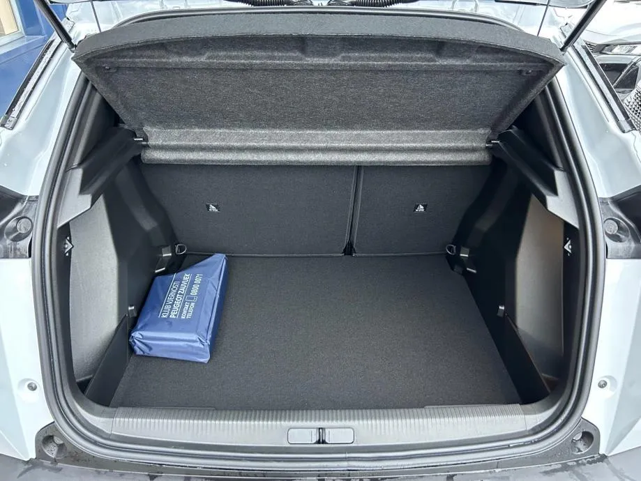 peugeot 2008 allure puretech 100 - slika 24
